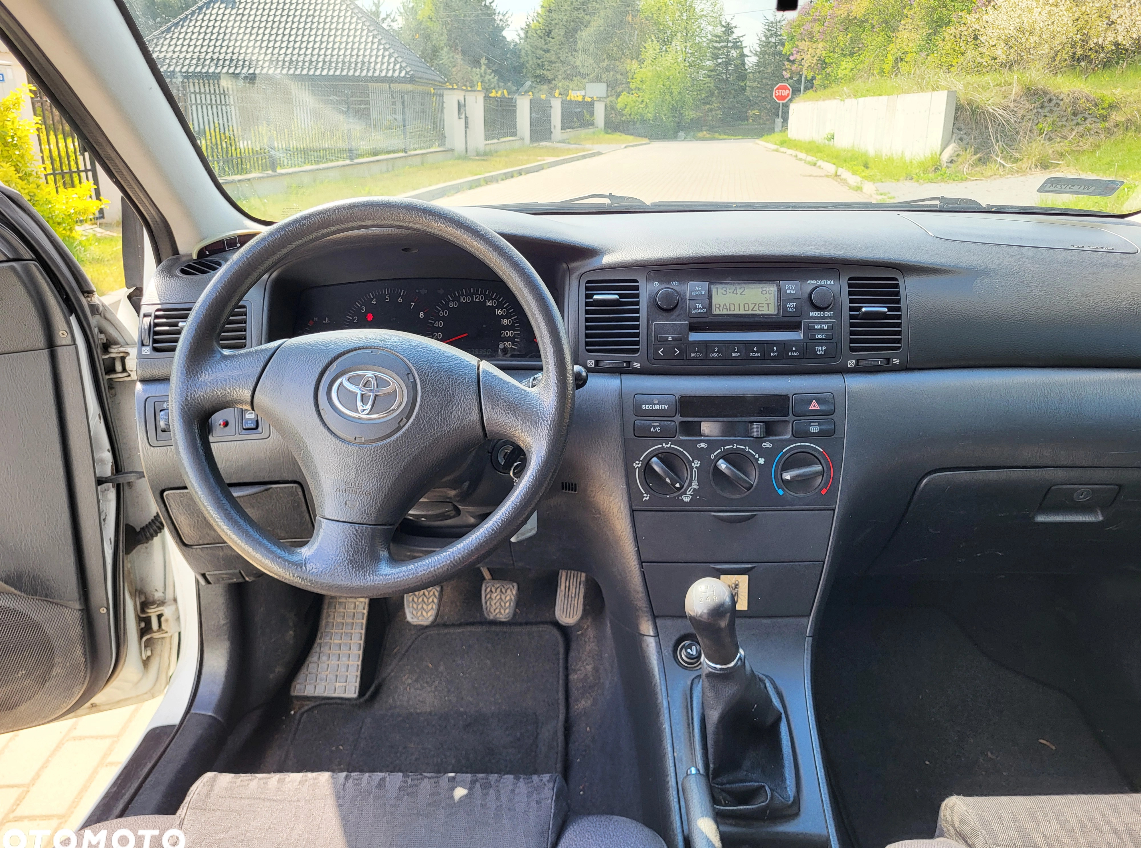 Toyota Corolla cena 8200 przebieg: 275486, rok produkcji 2004 z Warszawa małe 67